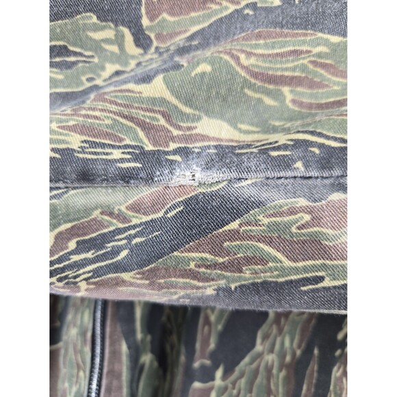 VTG Bass Pro Shops Outdoors Vertical Tiger Stripe Camo Hunting Coat Jacket Large - Picture 11 of 12